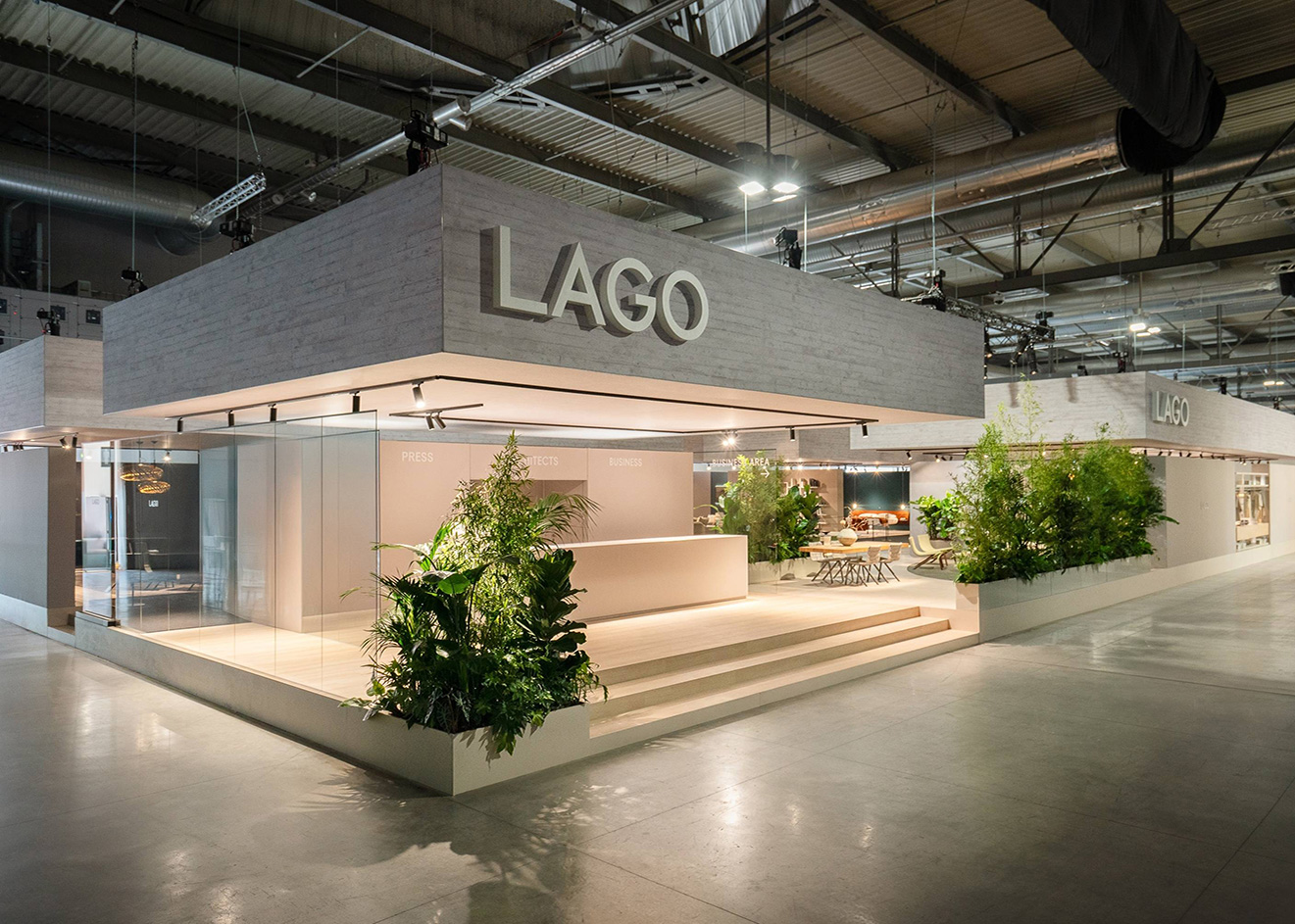 Lago vuelve a brillar en la Feria de Milán